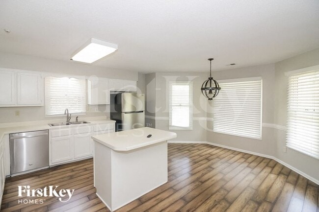 Foto del edificio - 594 Featherwind Cove N