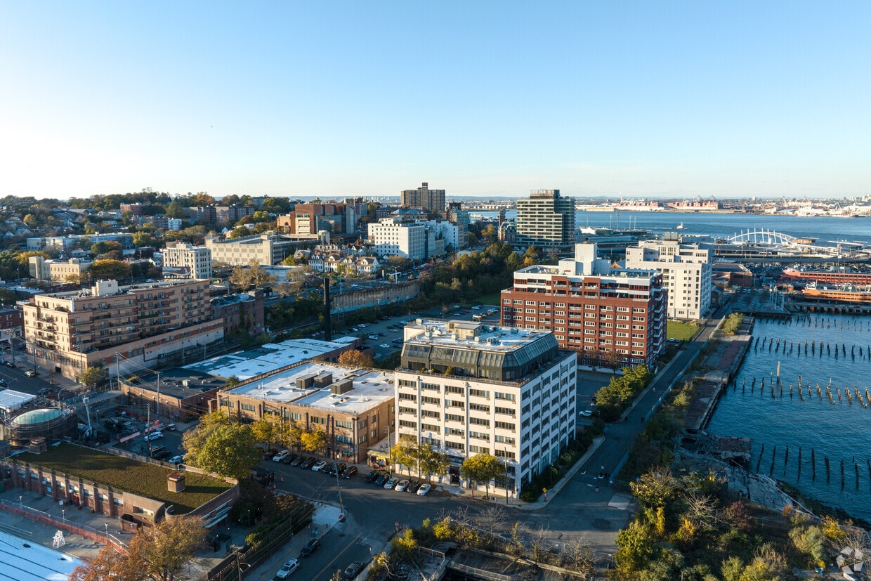 Neighborhood context - Bay Street Landing