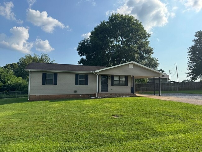 Building Photo - Beautifully Renovated 3-Bedroom Home in So...