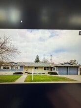 Building Photo - 909 Mt Vernon Dr