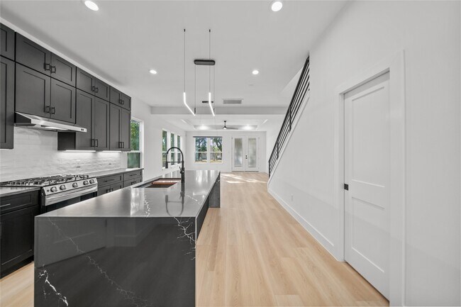 Foto del edificio - 4321 Rogers St