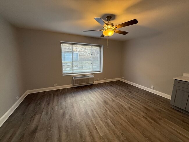 Foto del edificio - 744 W Gordon Terrace