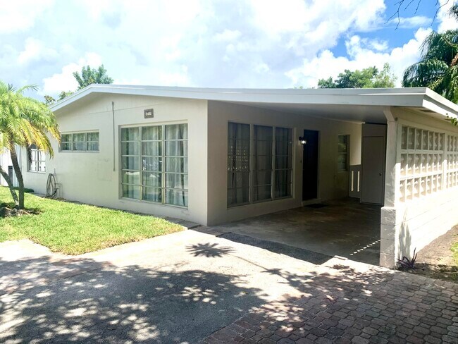 Foto del edificio - 4719 Sutton Terrace S