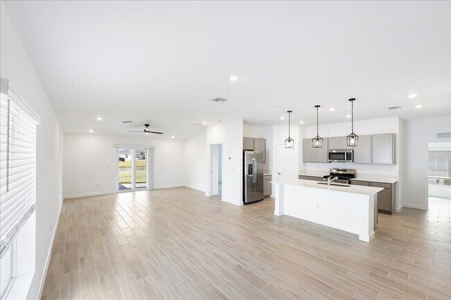 Foto del edificio - 6331 Windwood Wy