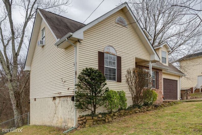 Building Photo - 3 br, 2 bath House - 219 Ash Grove Dr