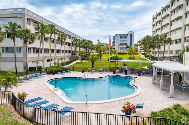 100 Bluff View Dr Belleair Bluffs, FL - Harbour Club