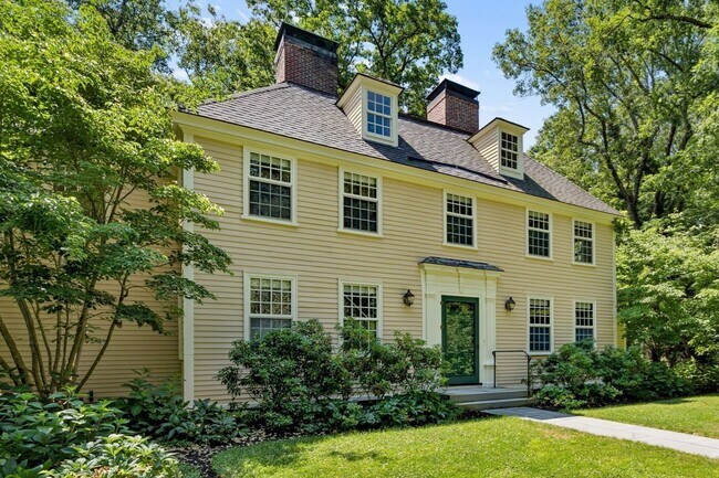 Foto del edificio - 99 Pond Rd