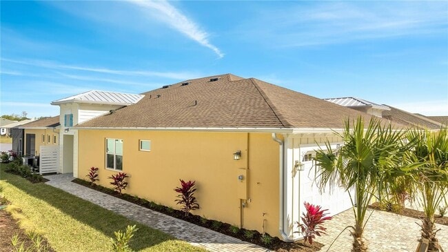 Foto del edificio - 879 Margaritaville Ave