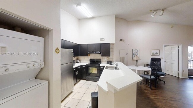 Building Photo - 2550 SW 18th Terrace