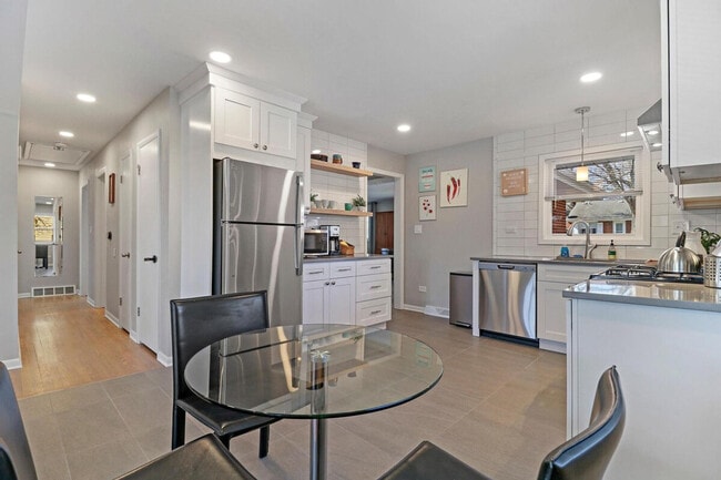 Building Photo - 2532 N Jackson St