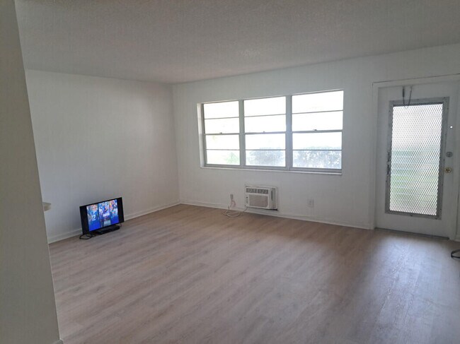 Foto del edificio - 243 Canterbury K