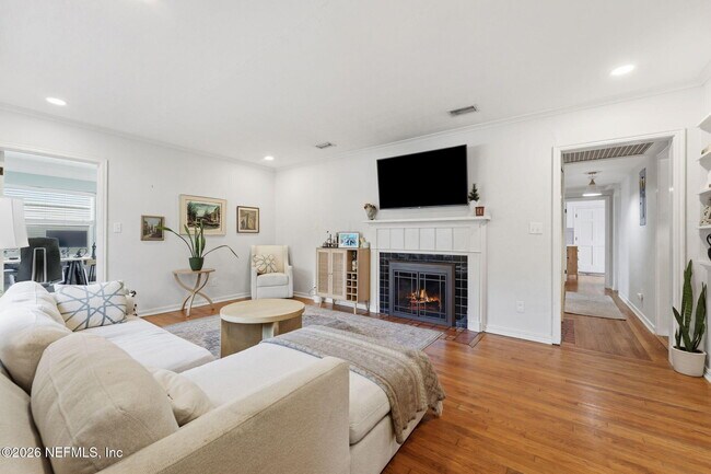 Foto del edificio - 1650 Parrish Pl