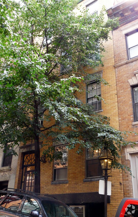 Building Photo - 41 Anderson St