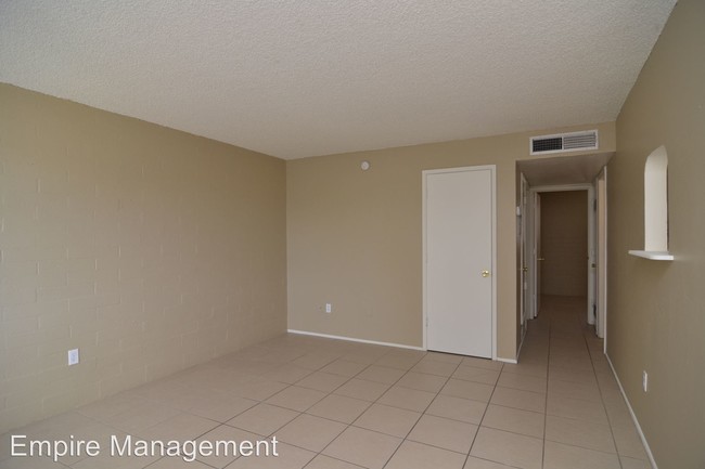 Foto del edificio - 2 br, 1 bath House - 2735 N. York Pl.
