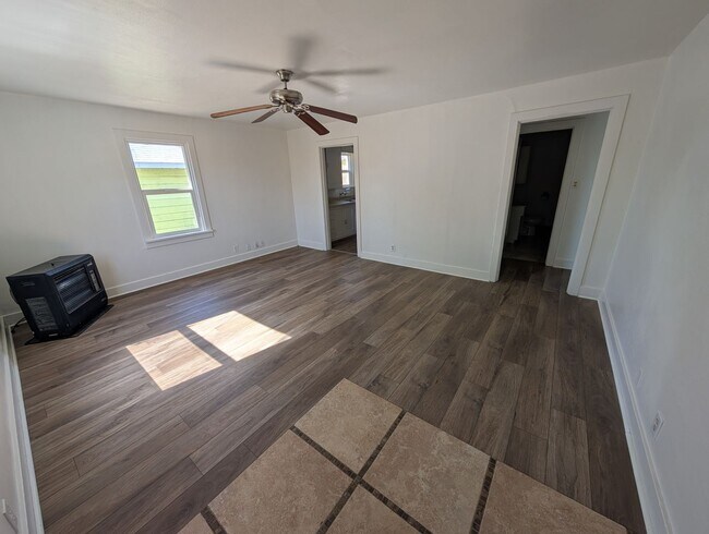 Foto del edificio - 3 Bedroom 1 bath house