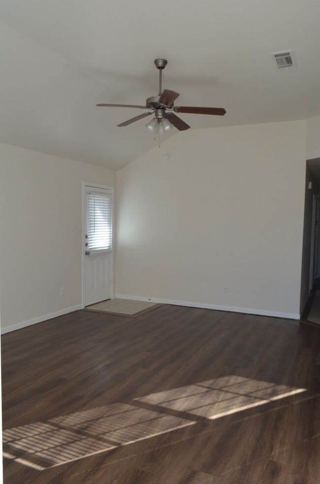 Foto del edificio - 2918 Starlight Dr