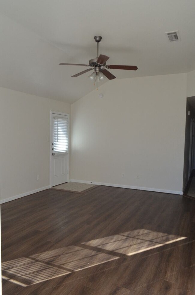 Building Photo - 2918 Starlight Dr