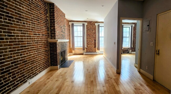 Foto del edificio - 349 E 52nd St