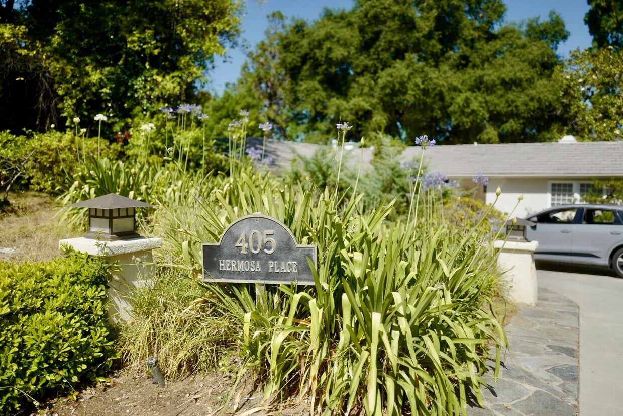 Foto principal - Coming Soon! Cozy home in South Pasadena.