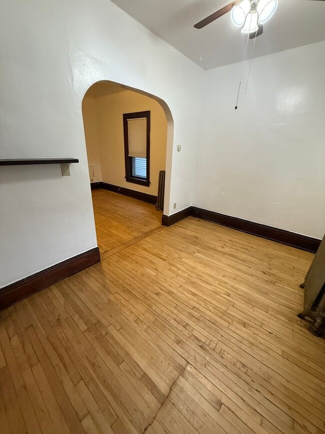 Building Photo - 2252 S 7th St