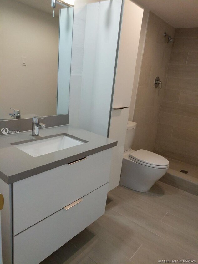 Foto principal - 801 S Ocean Dr