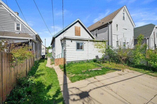 Foto del edificio - 2348 S 16th St