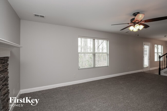 Foto del edificio - 90 Rand Way