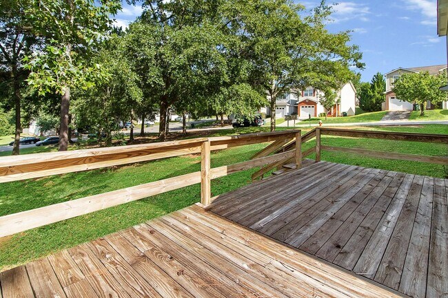 Building Photo - 119 W Briar Dr