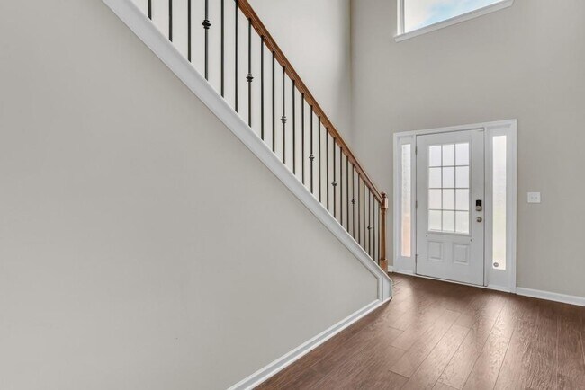 Building Photo - 1370 Long Acre Dr
