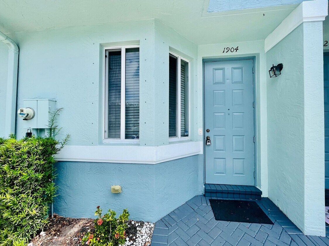 Spacious 2BR/2.5BA Townhouse in Sonoma Bay - Spacious 2BR/2.5BA Townhouse in Sonoma Bay