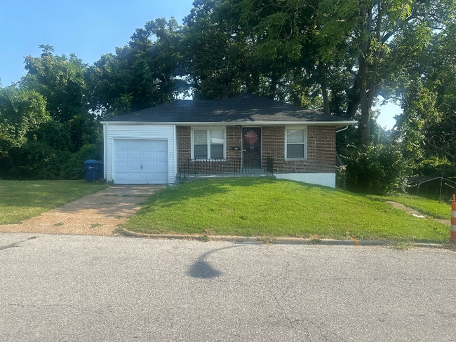 Building Photo - 6737 Kenwood Dr