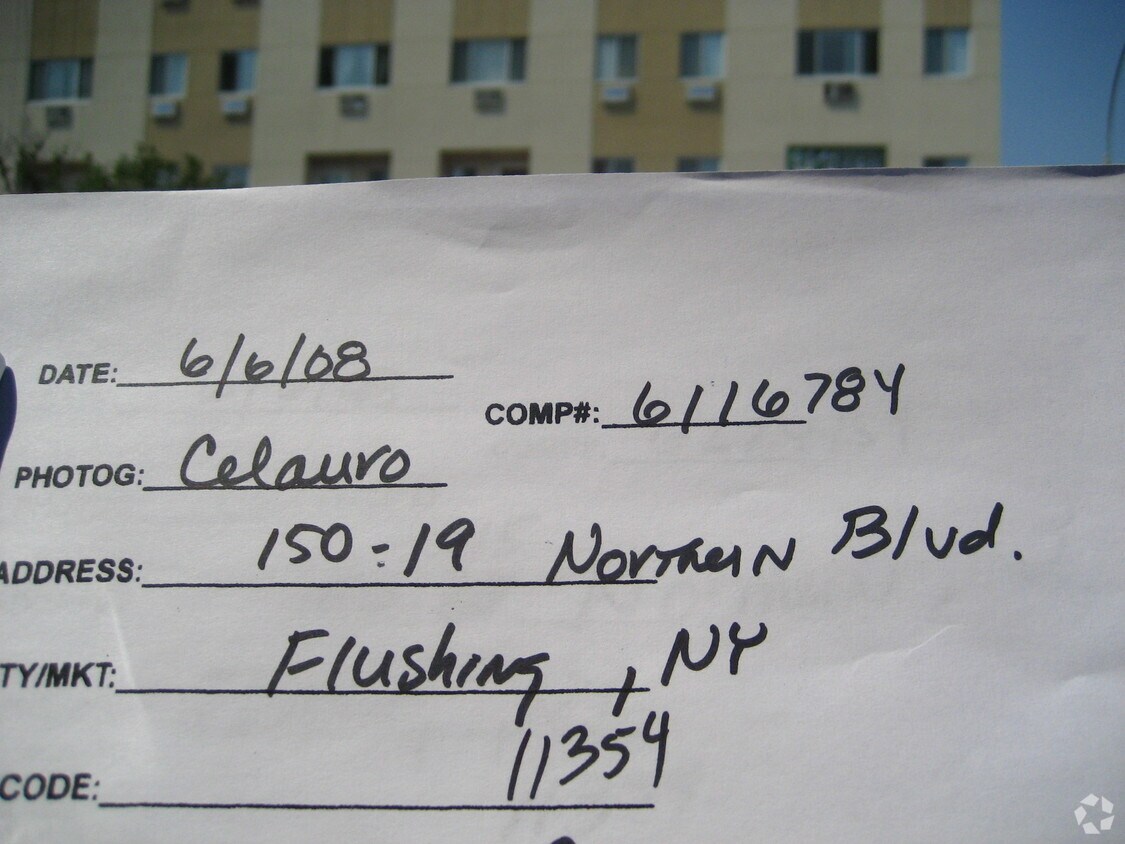 Placa - 15019 Northern Blvd