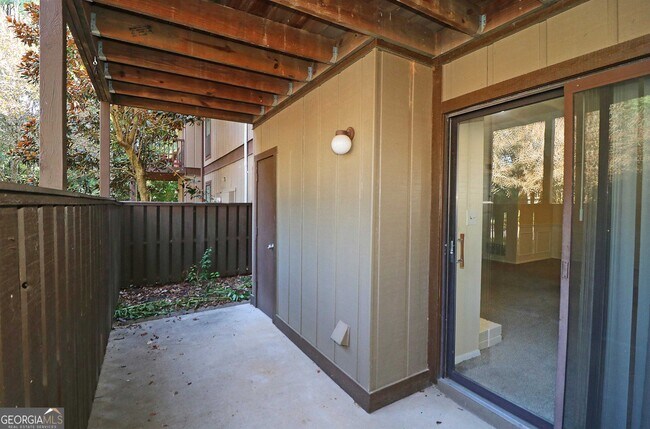 Building Photo - 3932 Cedar Cir