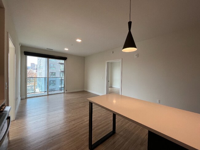 Foto del edificio - 1420 E 18th Ave