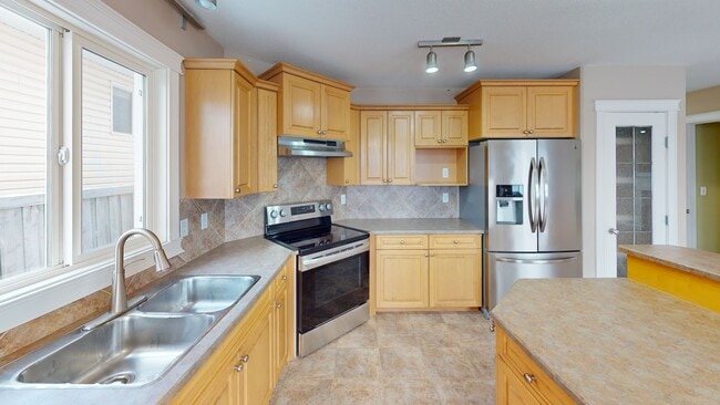 Building Photo - 9301 Lakeland Dr