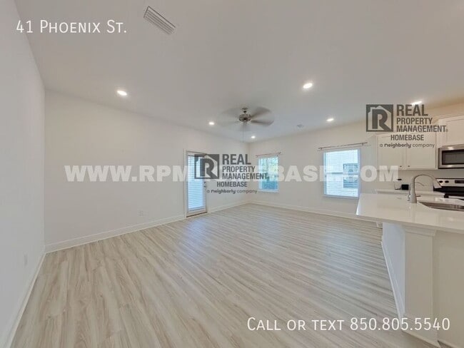 Building Photo - 41 Phoenix St