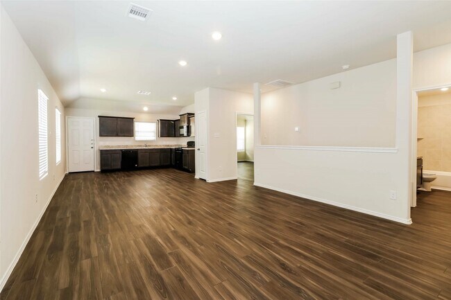 Foto del edificio - 2432 Copper Cyn Dr