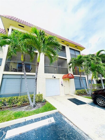 Foto del edificio - 257 S Cypress Rd