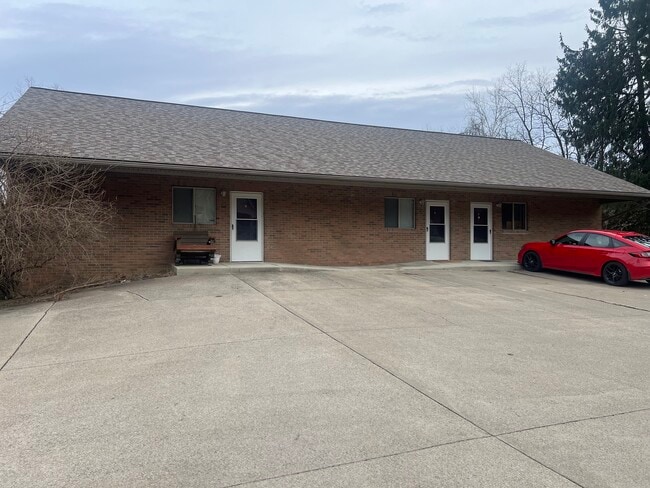 Building Photo - 2370 Old River Rd