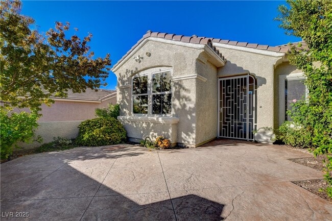 Foto del edificio - 2682 Grand Forks Rd