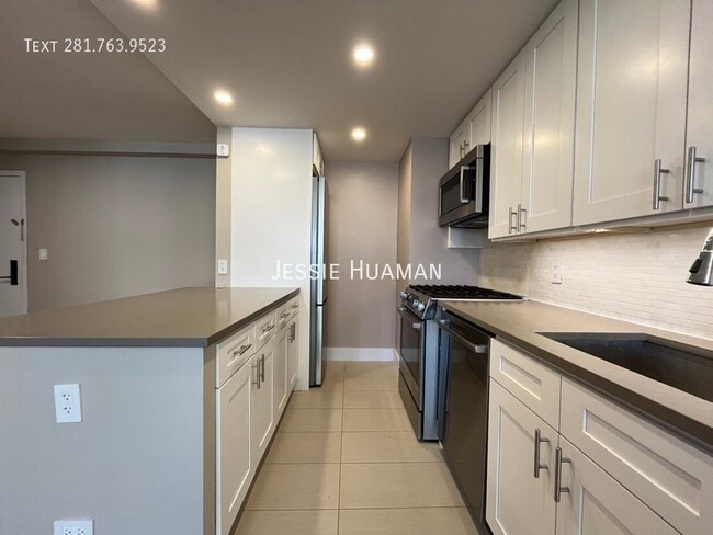 Foto del edificio - 80 N Moore St