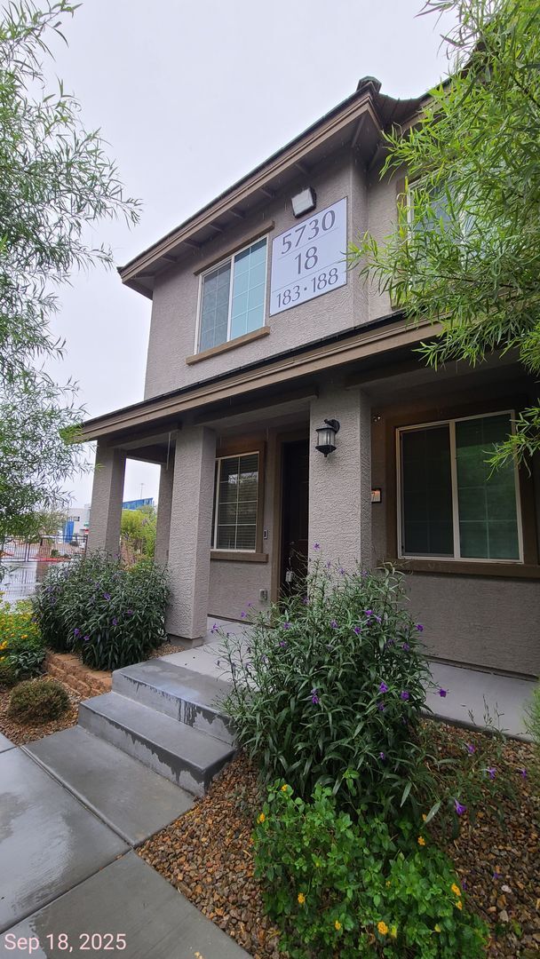 Building Photo - 3 Bedroom 3 Bath Townhouse