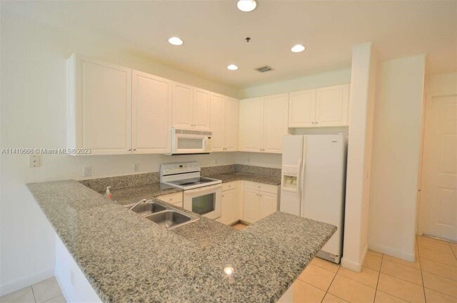 Building Photo - 7428 Willow Grove Pl