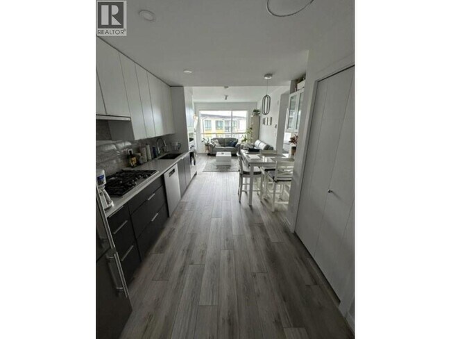 Photo du bâtiment - 11639-11227 227 St