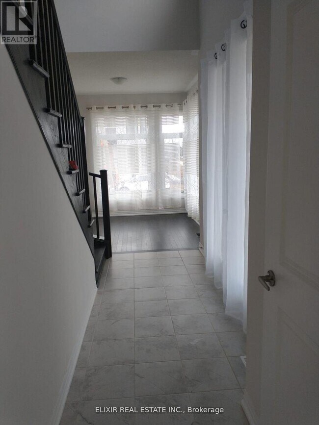 Building Photo - 3 Weylie St