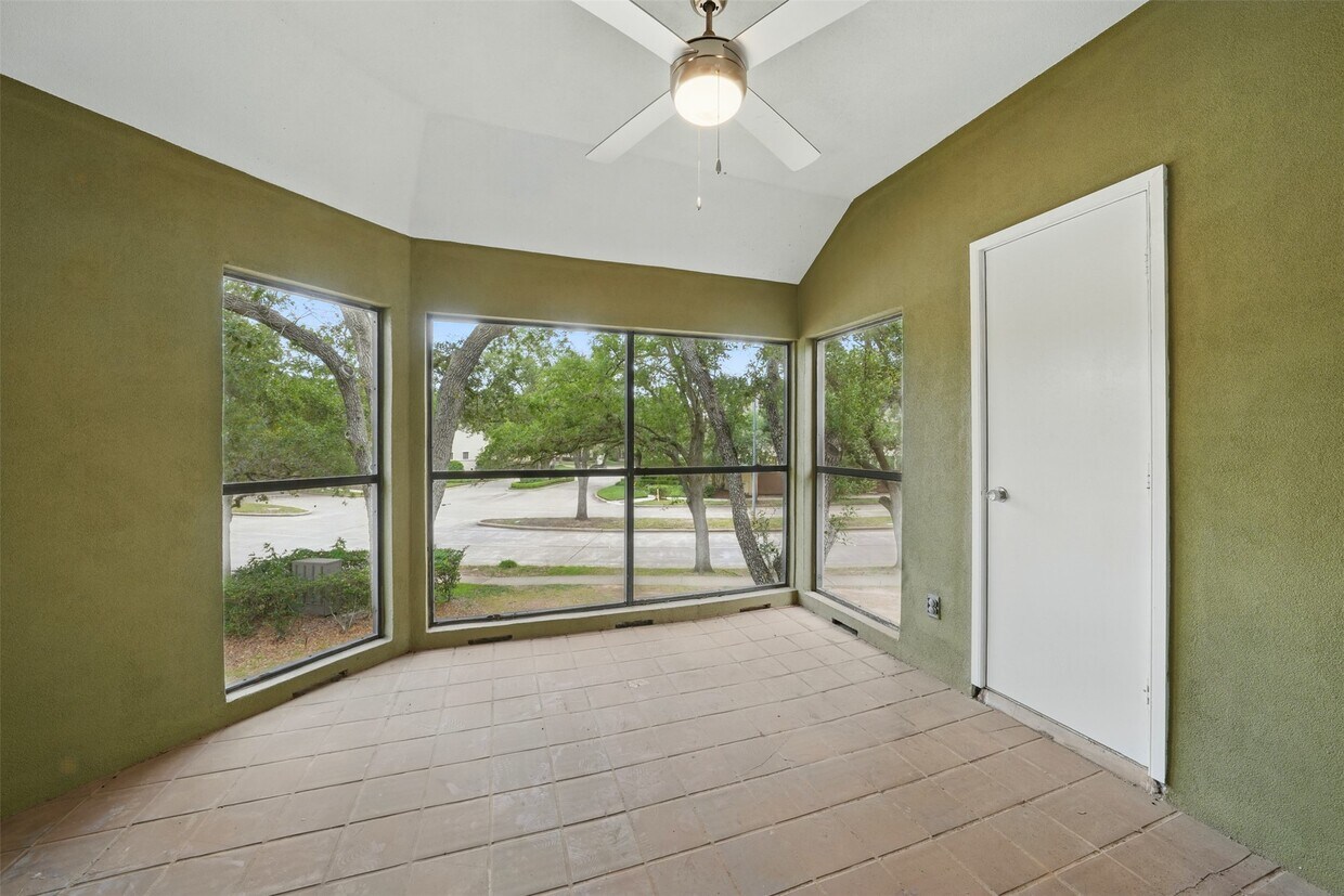 Foto del edificio - 4144 Greystone Way