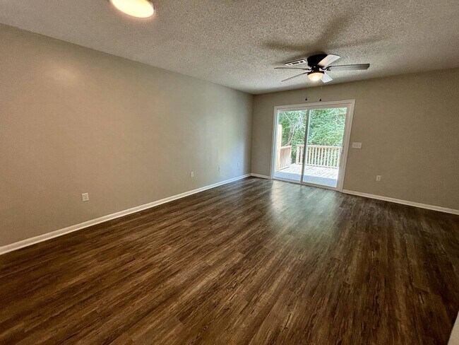 Foto del edificio - 133 Candlebrook Dr