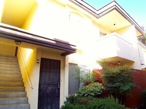 Building Photo - 9522 Carroll Canyon Rd