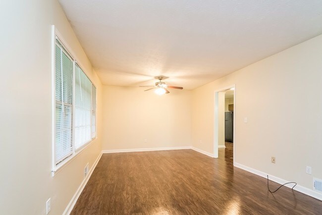 Building Photo - 849 Howard Ct SW