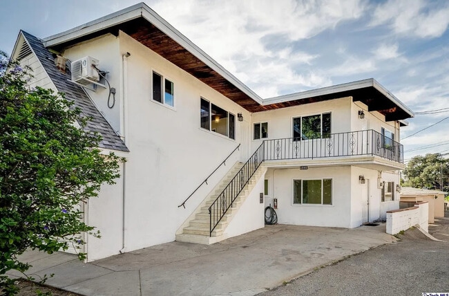 Building Photo - 223 Justin Ave